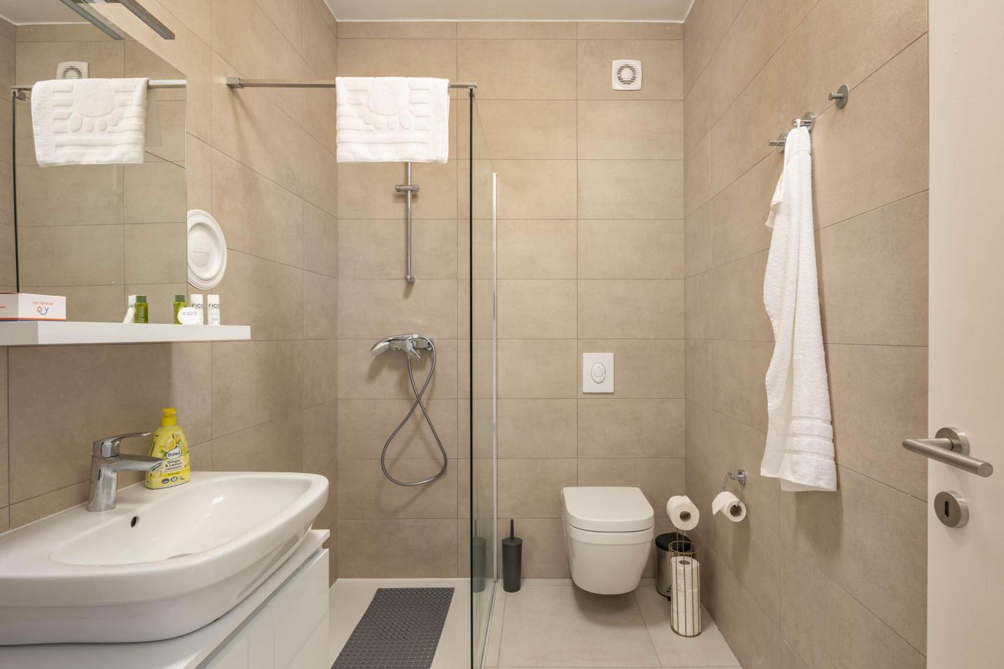 Seafront Villa Andrijana - Happy Rentals Plomin Esterno foto